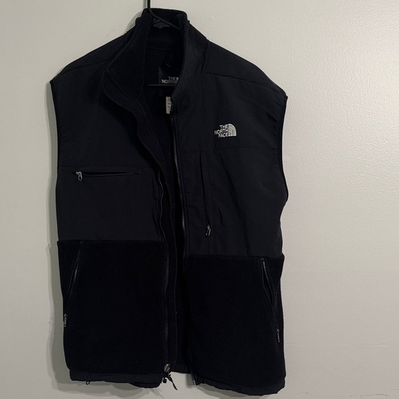 The North Face Men's Black Fleece Vest - Picture 1 of 2